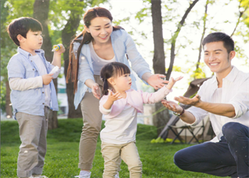 九游老哥新家庭养育公益项目